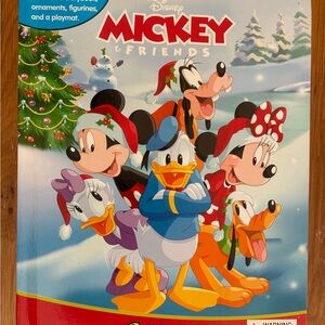 Disney Mickey & Friends Festive Activity Kit